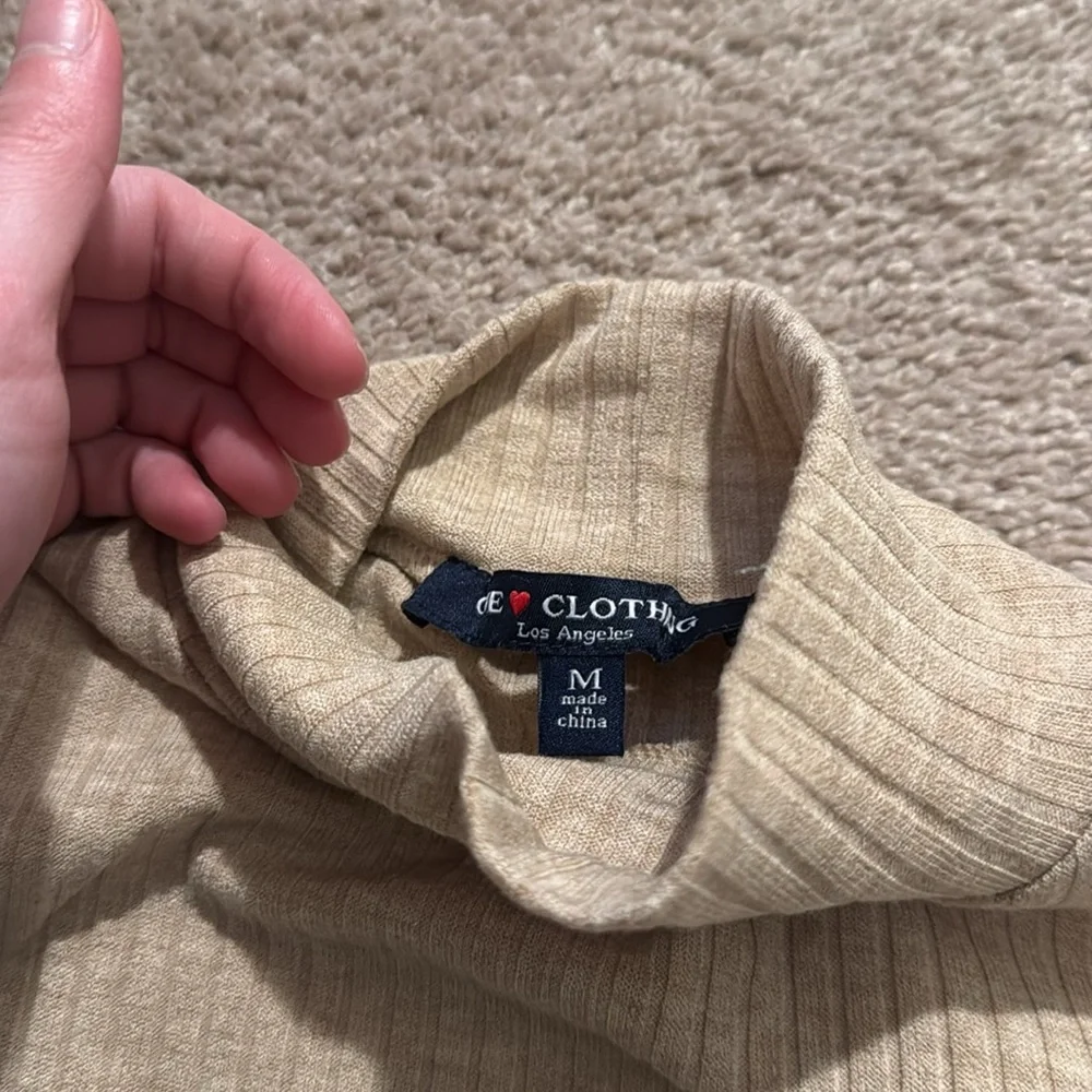 Top - Picture 2 of 2